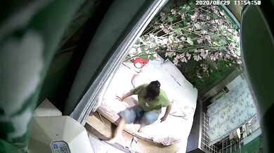 《绝版重磅经典收藏》CP界天花板女厕隔板缝洞中特写偸拍超多小姐姐美少妇方便亮点多靓妹先吐后尿高跟女尿尿还把B掰开 (5)